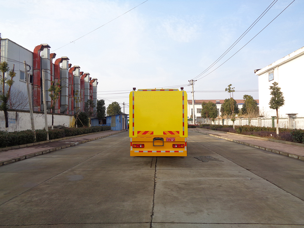 XZL5182GQX6型清洗車