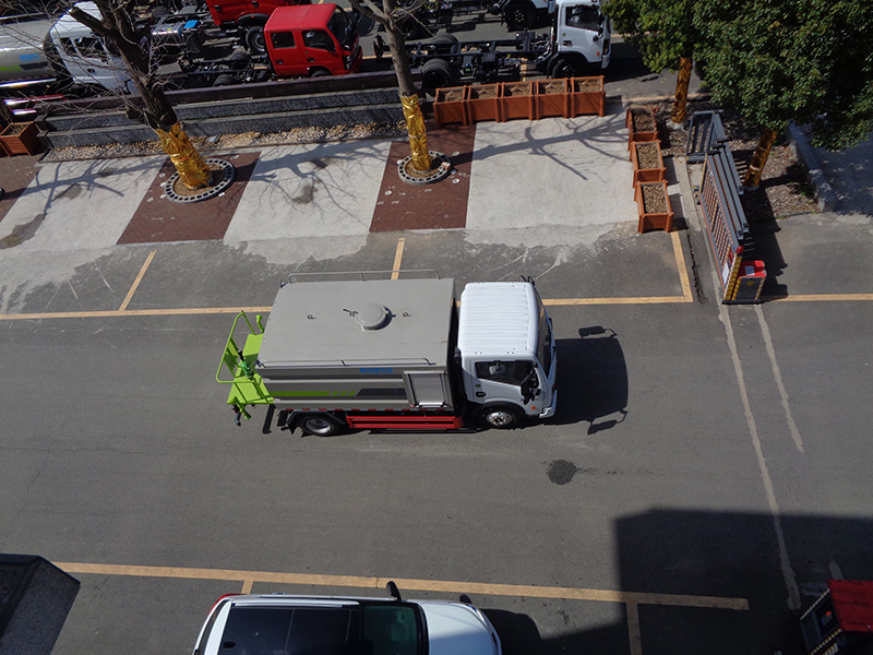 XZL5040TYH6型路面養(yǎng)護車