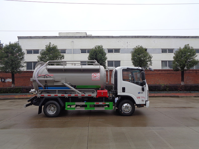 XZL5075GXW6型吸污車(chē)